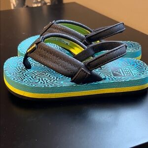 Reef Kids Blue Turquoise Pattern Flip Flops with Black Straps
